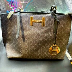 Halston Women's Shoulder bag (000240)